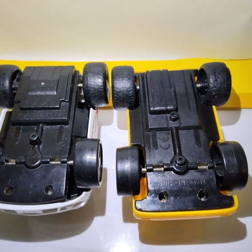 Ambulance and School Bus toy cars, 10 cm, set of 2