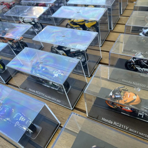 Collectible Display Motorcycles new, 39 in total