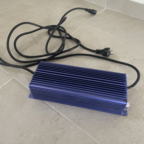 Lumatek Ultimate Professional Ballast 600W digital transformer like new
