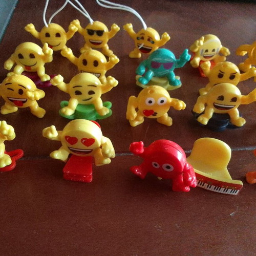 Kinder emoji figures like new, pack of 20 pieces