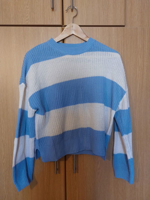 Pink Woman knitted sweater like new, size XS, white and turquoise