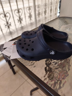 Παιδικές σαγιονάρες Crocs καινούργιες, νούμερο 29/30, μπλε ναυτικό