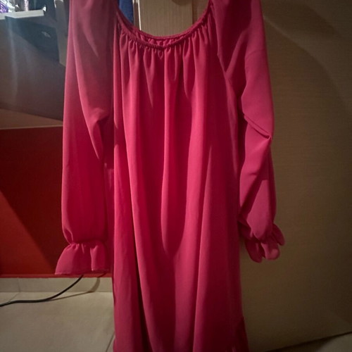 Fuchsia dress like new, airy summer style with silver belt