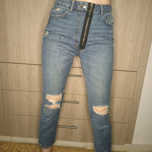 Bershka women's jeans like new, size 34, blue with rips