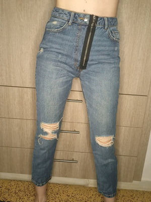 Bershka women's jeans like new, size 34, blue with rips