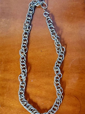 Ръчно изработено метално колие с плетка Helm Weave