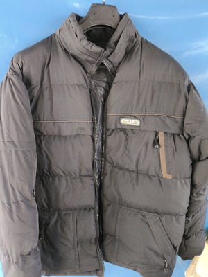 Men's black XXL jacket like new, warm with pockets