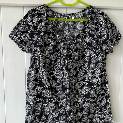 Paisley blouse new, black and white, size XL