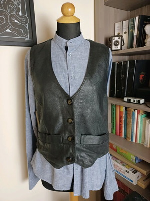 Leather vest new, size M, black unisex