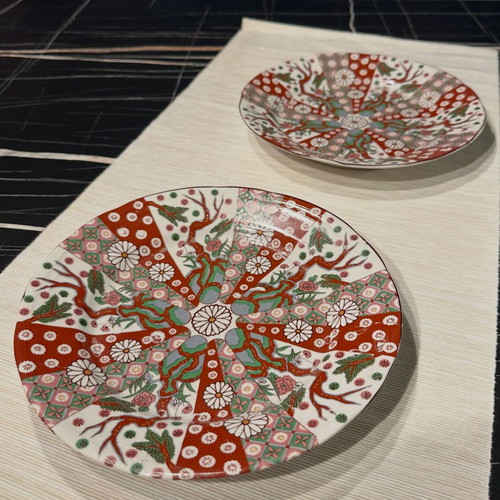 Vintage Titov Veles Plates pair like new, Imari style motif (1970s)