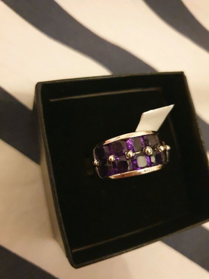 Silver 925 ring new with purple stones