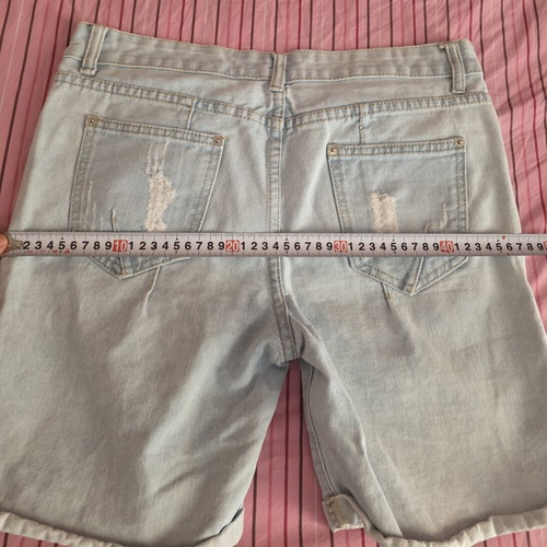 Jean Bermuda shorts like new, ripped, size medium, blue