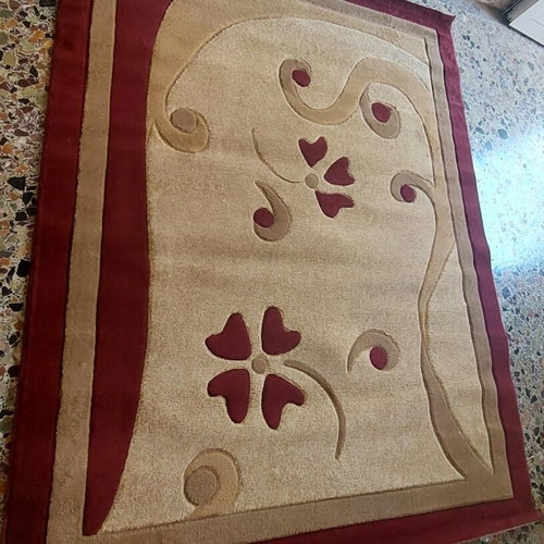 Rug 1.80 x 2.30 like new