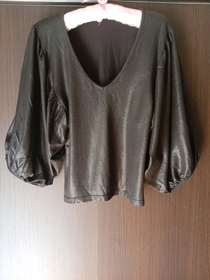Women's black blouse size M like new