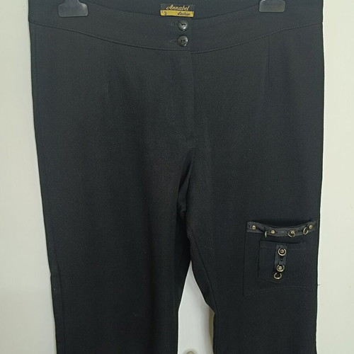 Black Cargo Capri like new with metal details, size M