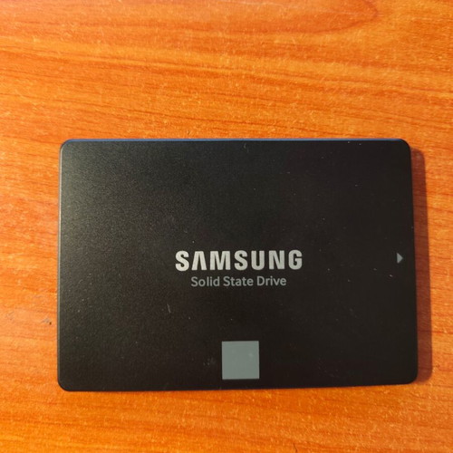 Samsung EVO 870 SSD 1TB like new
