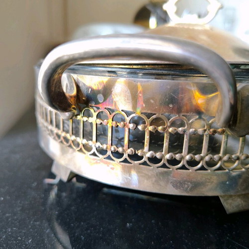 Silver-plated serving dish like new Pyrex type with lid and base