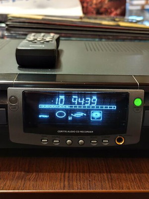 Philips CDR 775 CD player σαν καινούργιο με τηλεκοντρόλ και διπλά decks
