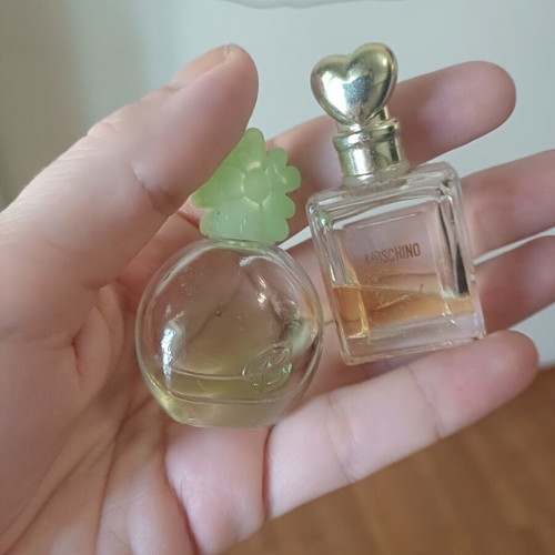 Mini perfumes set new, collectible bottles with some fragrance