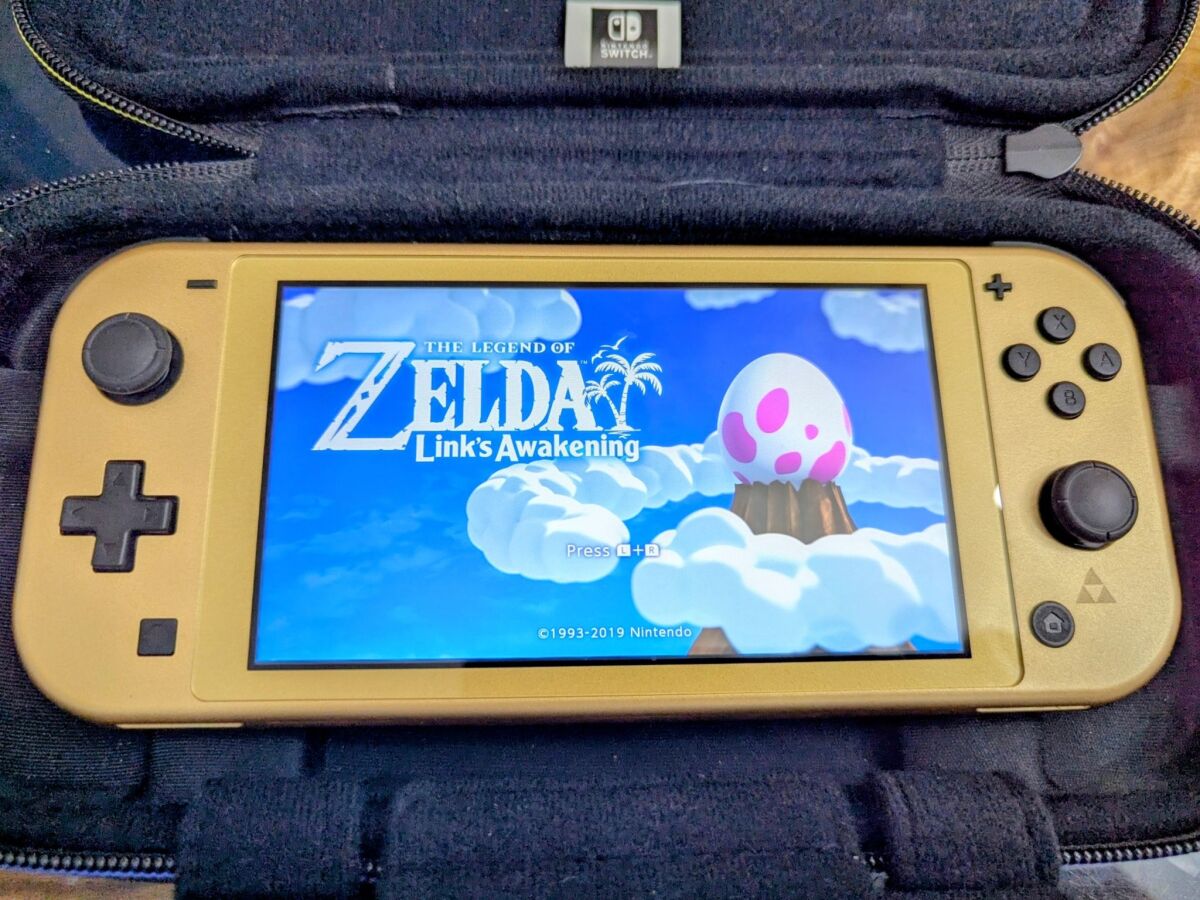 Nintendo Switch Lite Hyrule Edition… - € 260,00 - Vendora.cy