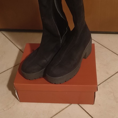 Black women's boots size 37, classic style