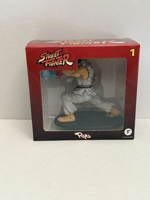 Street Fighter Ryu figure #1 with box and booklet