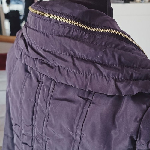 Zuiki women's short jacket size M like new, purple with gold zipper