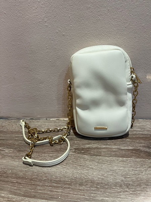 Τσαντάκι μικρό γυναικείο λευκό με χρυσές λεπτομέρειες, σαν καινούργιο