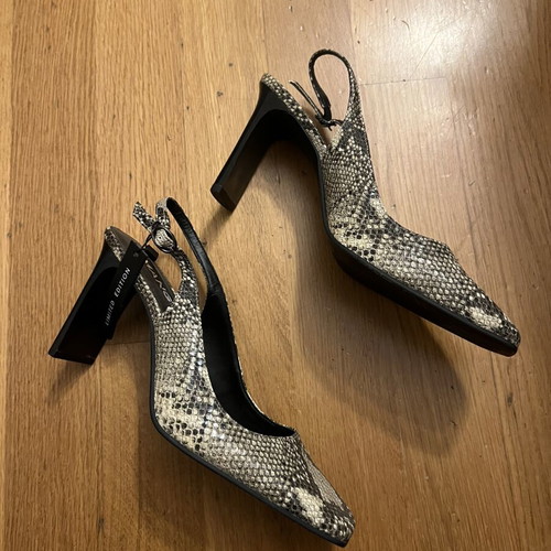 Mango pumps new with tags, size 38, black and brown