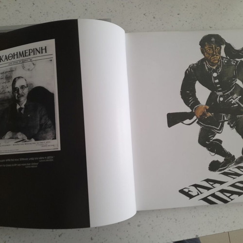 Photographic album like new dedicated to German occupation with 4 CDs