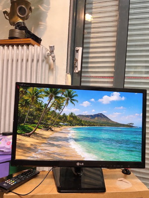 LG TV 24” σαν καινούργιο με τηλεκοντρόλ, κεραία και Chromecast