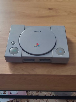 Sony PlayStation 1 конзола употребявана за части или декорация