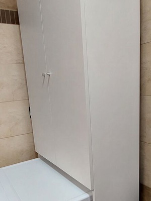 Ντουλάπα μπάνιου καινούργια, διαστάσεις 65x33x190 εκ.