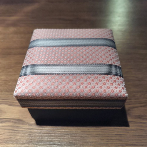 Men's tie new with pocket square pink
