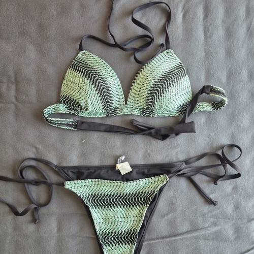 Bluepoint knitted bikini size 2 used with built-in padding