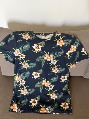 Jack & Jones T-shirt beachwear multicolor size M like new