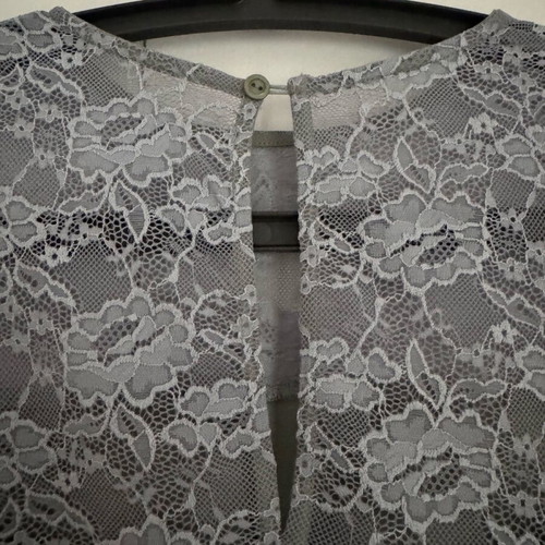 T-shirt with lace like new, size M, green