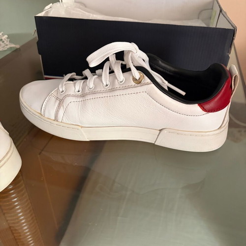 Tommy Hilfiger leather sneakers used, size 38, white