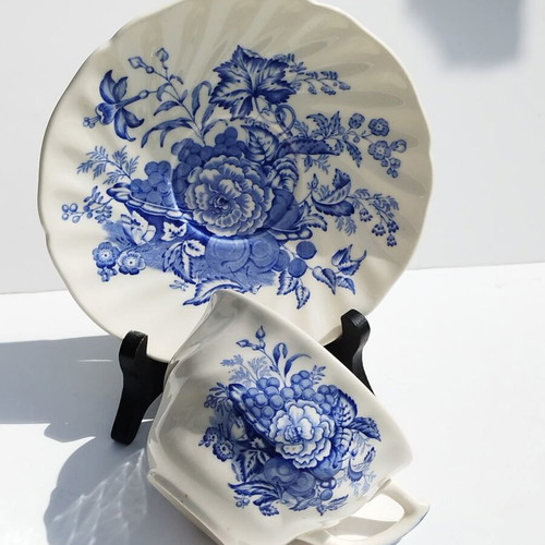 The Kirkwood Blue by Royal Doulton tea cup and saucer set like new