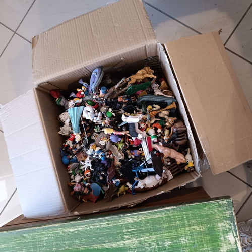 Animal figures used, box of 3, assorted