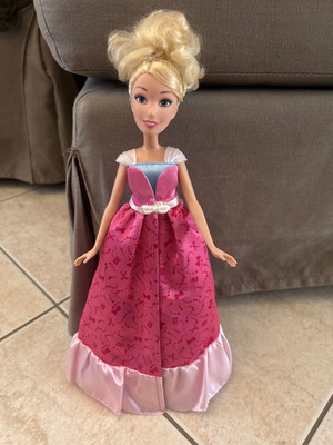 Cinderella Princess Doll with 2-in-1 Dress like new