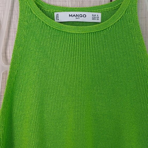 Mango sleeveless top in green like new, size S