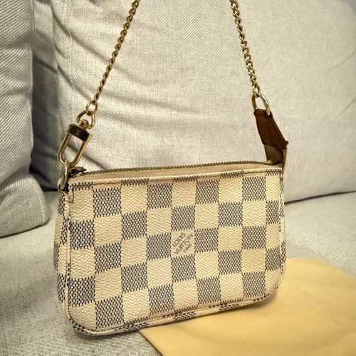 Louis Vuitton mini pochette damier azur like new, beige