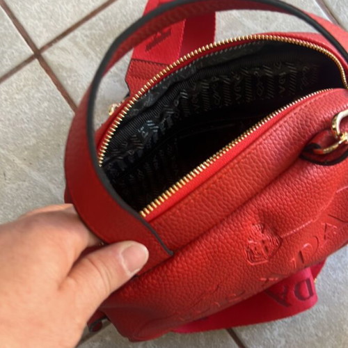 Women's shoulder bag like new, red
