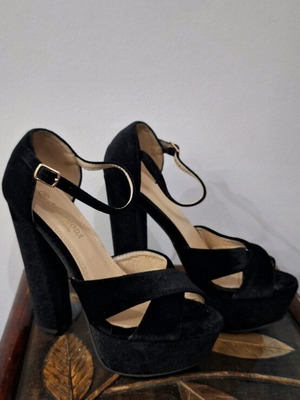 Alta Moda black velvet sandals used, size 38