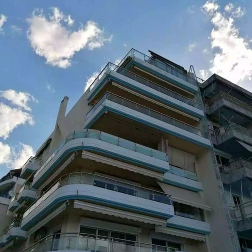 Πειραϊκή - Πωλείται πολυτελής μεζονέτα, τριών επιπέδων 171τμ με θέα την θάλασσα