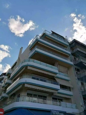 Πειραϊκή - Πωλείται πολυτελής μεζονέτα, τριών επιπέδων 171τμ με θέα την θάλασσα