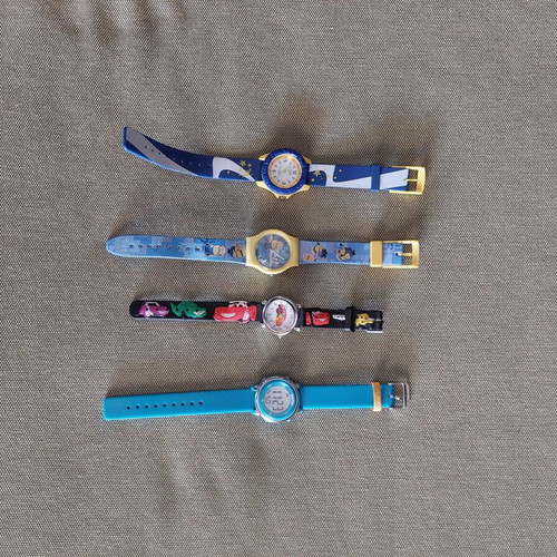 Children's watches like new, pack of 4 multicolored