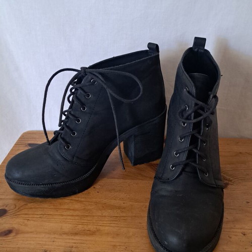 Bershka black ankle boots with laces, size 38