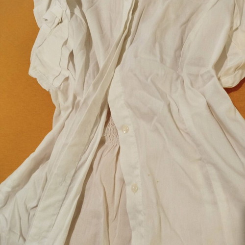 White women's shirt size M in like new condition